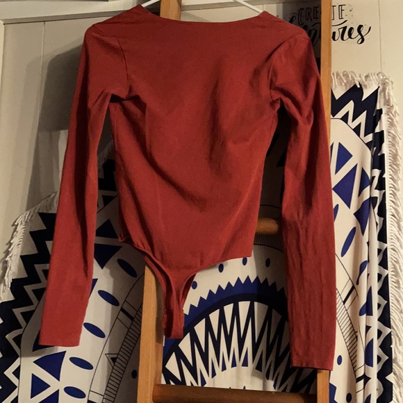 EXPRESS Plunge Neck XS Burnt Orange thong Bodysuit - Picture 2 of 3